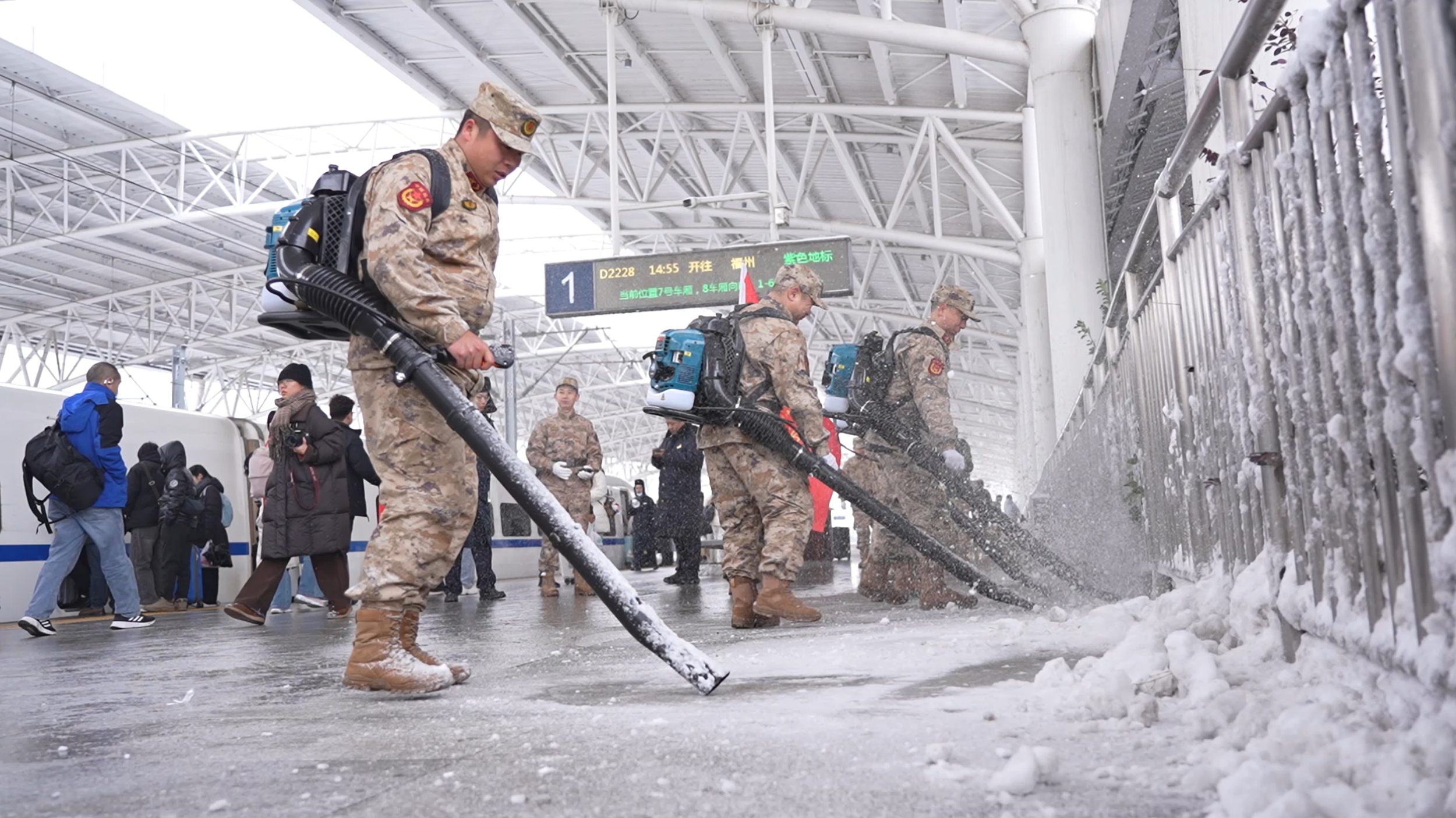寒冬鏖战保平安——来自风雪一线的报告