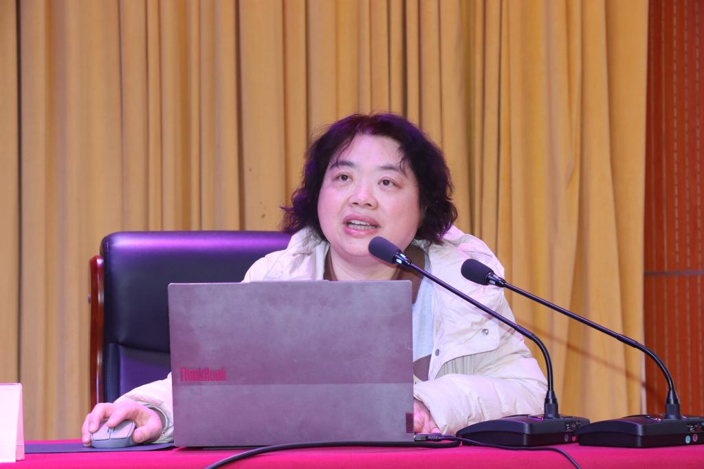 湖北理工学院召开党委理论学习中心组学习（扩大）会议