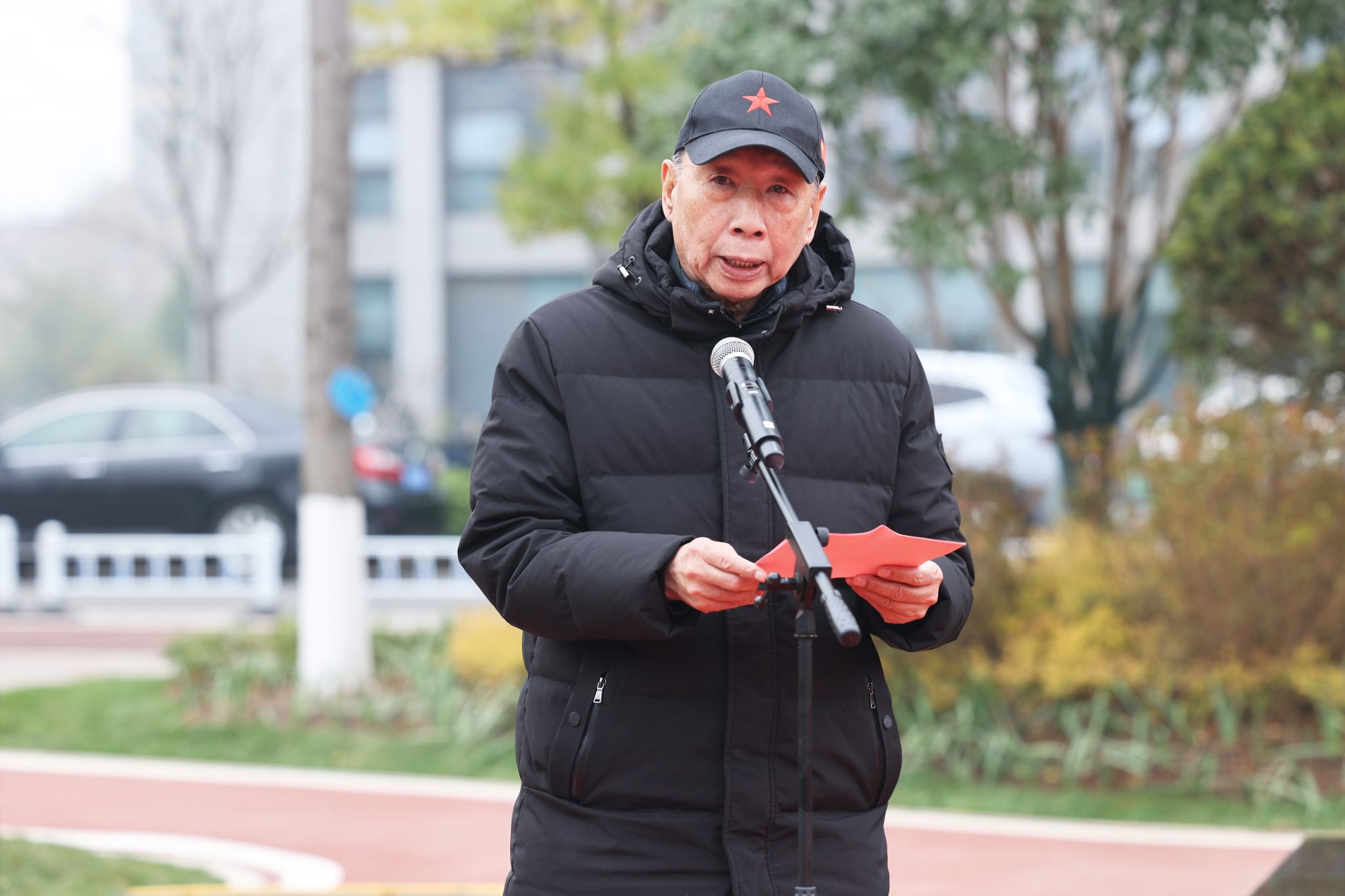 《元勋》群像雕塑落成仪式举行