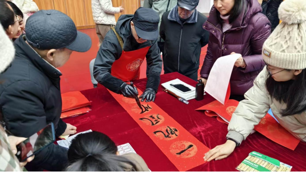 三峡大学2026年教职工迎新春集市活动圆满举行