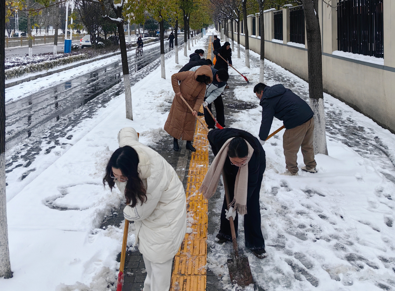 寒冬鏖战保平安——来自风雪一线的报告