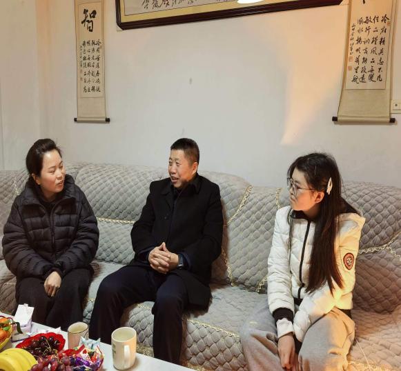 寒冬送温暖 真情助成长——湖北理工学院开展走访慰问学生活动