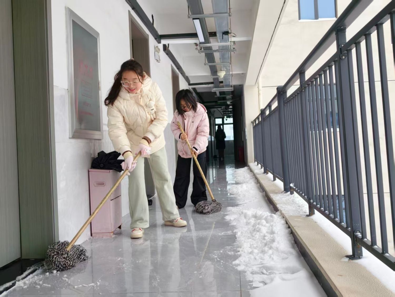 襄阳书院：师生同心打赢积雪“歼灭战”