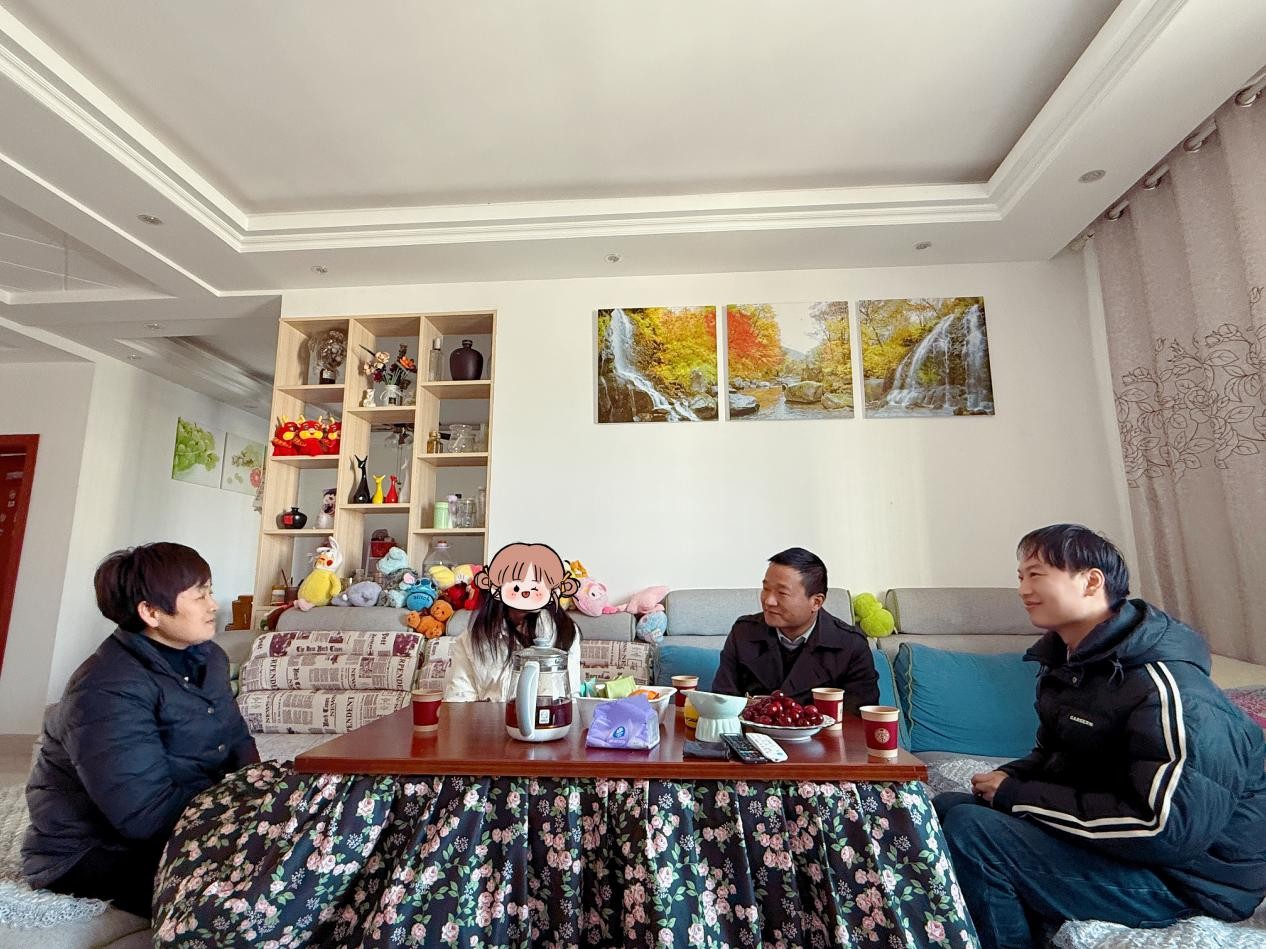 “情暖寒冬，心系学子”——外国语学院开展寒假家庭经济困难学生走访活动