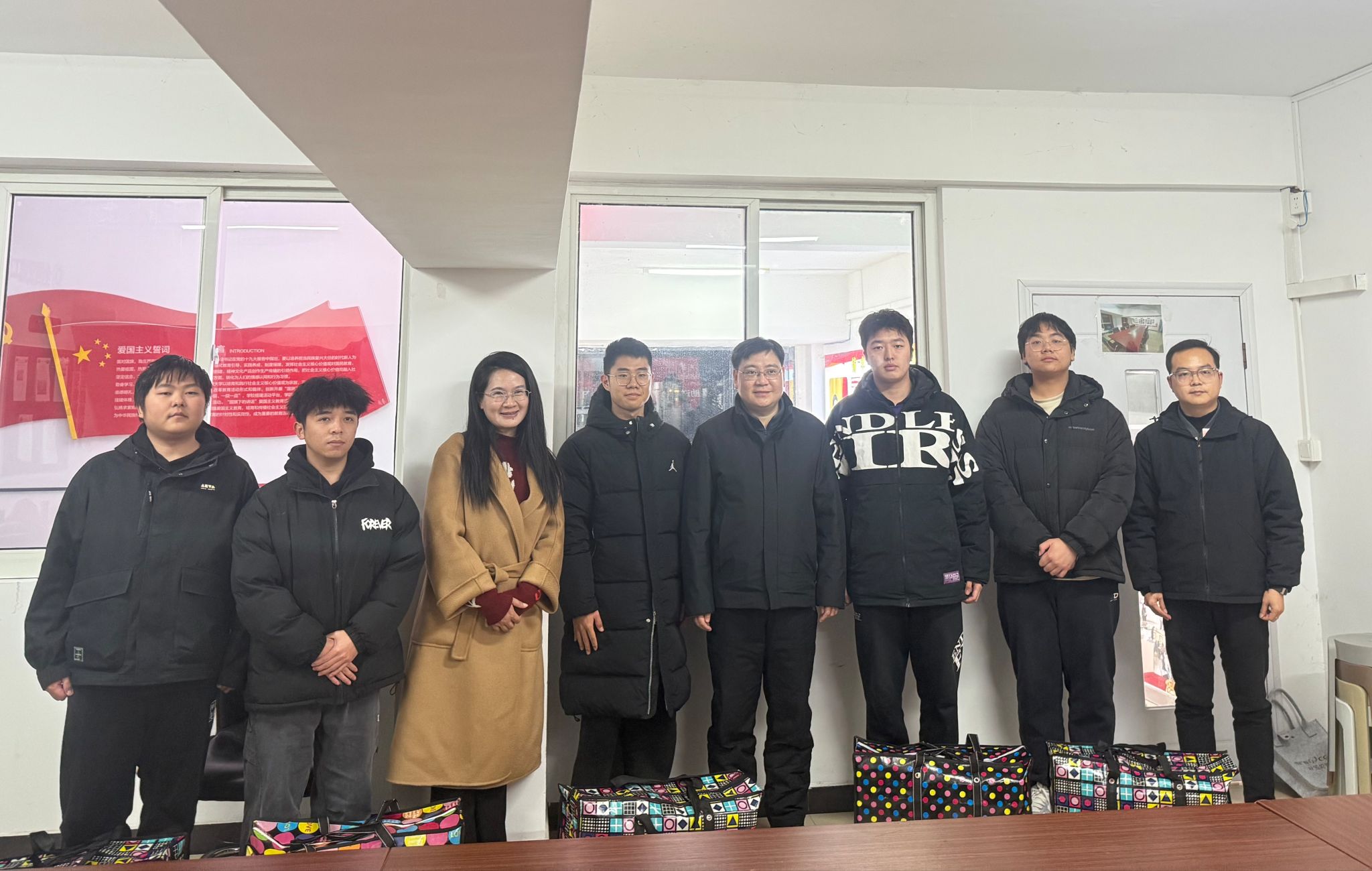 三峡大学领导深入机械与动力学院慰问学生