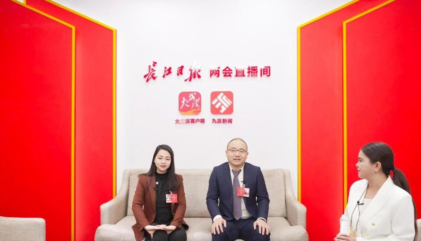 公管学院教授多项武汉两会提案建议获立项关注