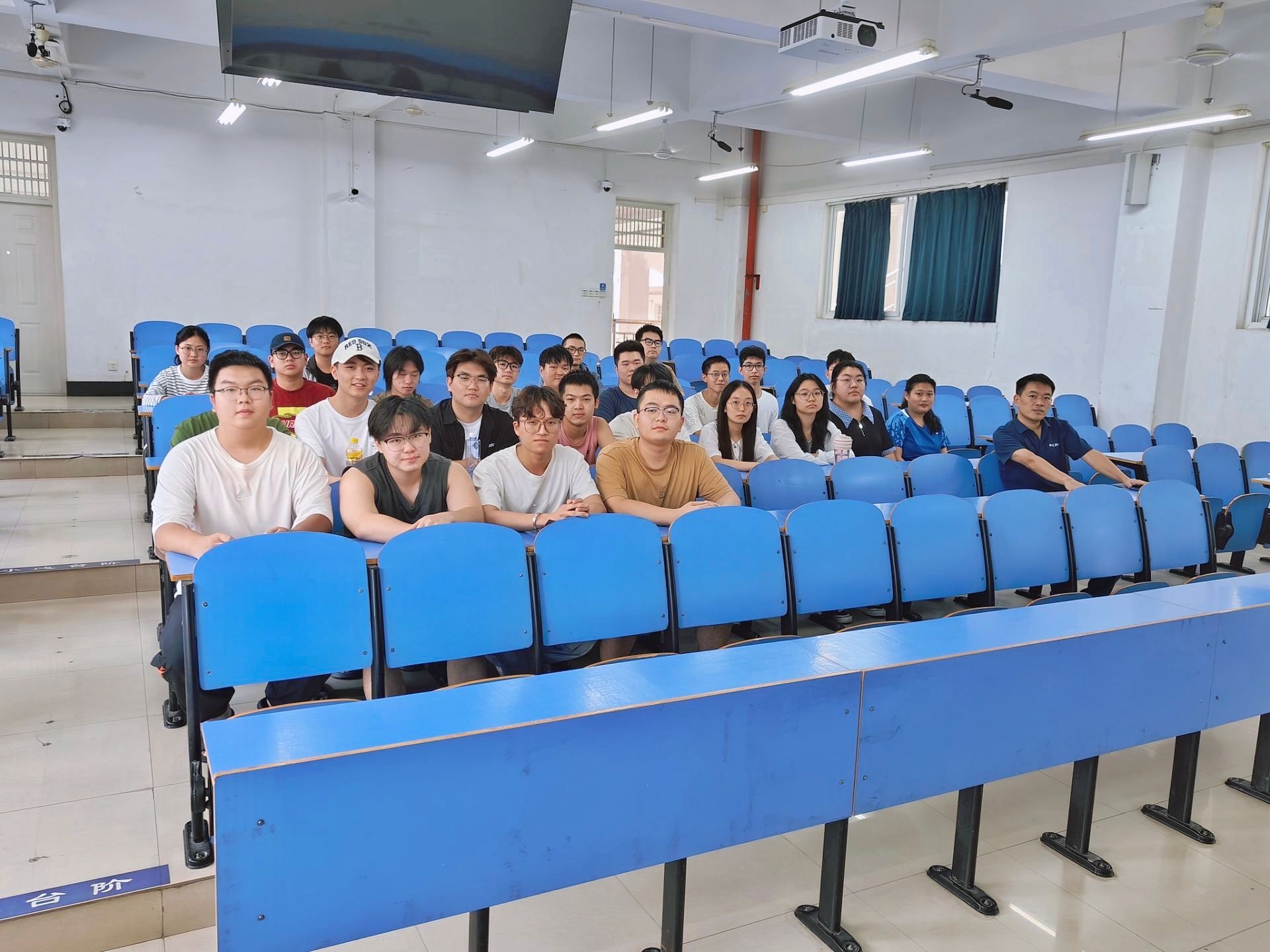 启智润心育英才：2025年度“十佳班主任”揭晓