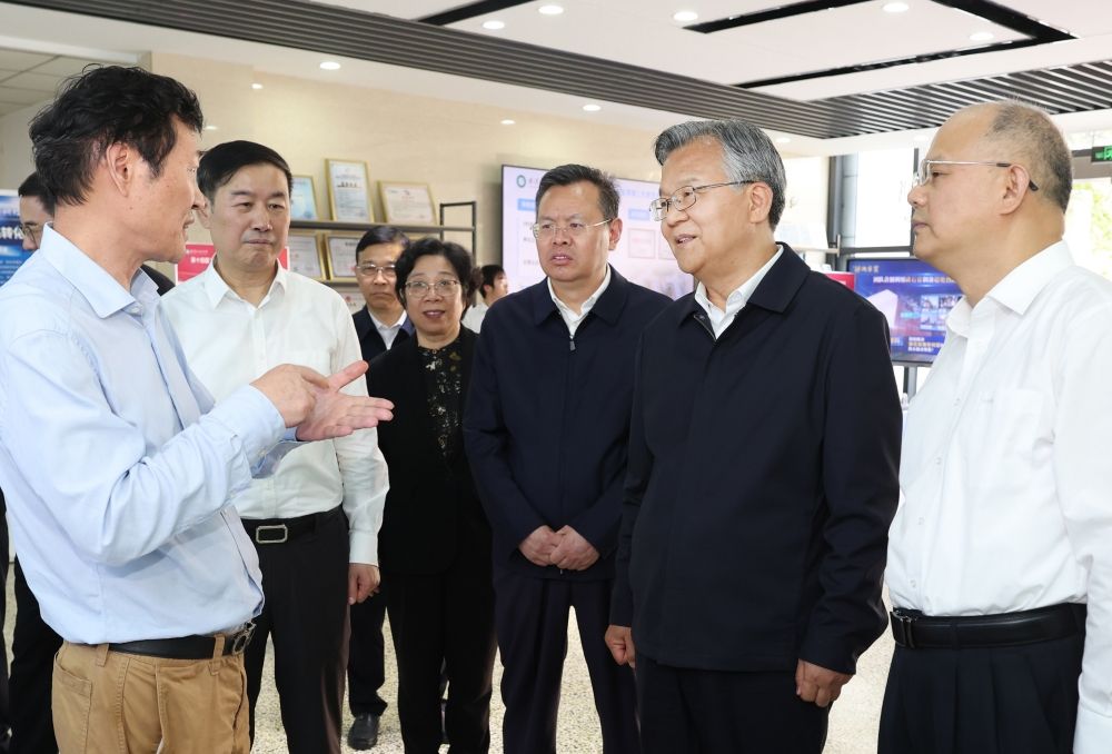 2025年度十大新闻、十大人物、十大图片、十大官微、十大官博、十大视频