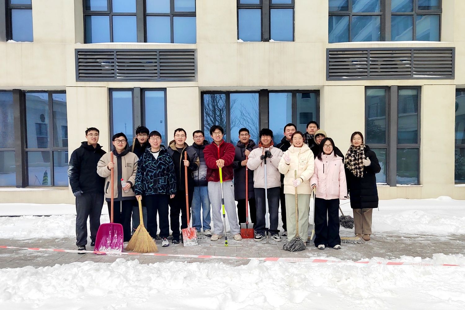 襄阳书院：师生同心打赢积雪“歼灭战”