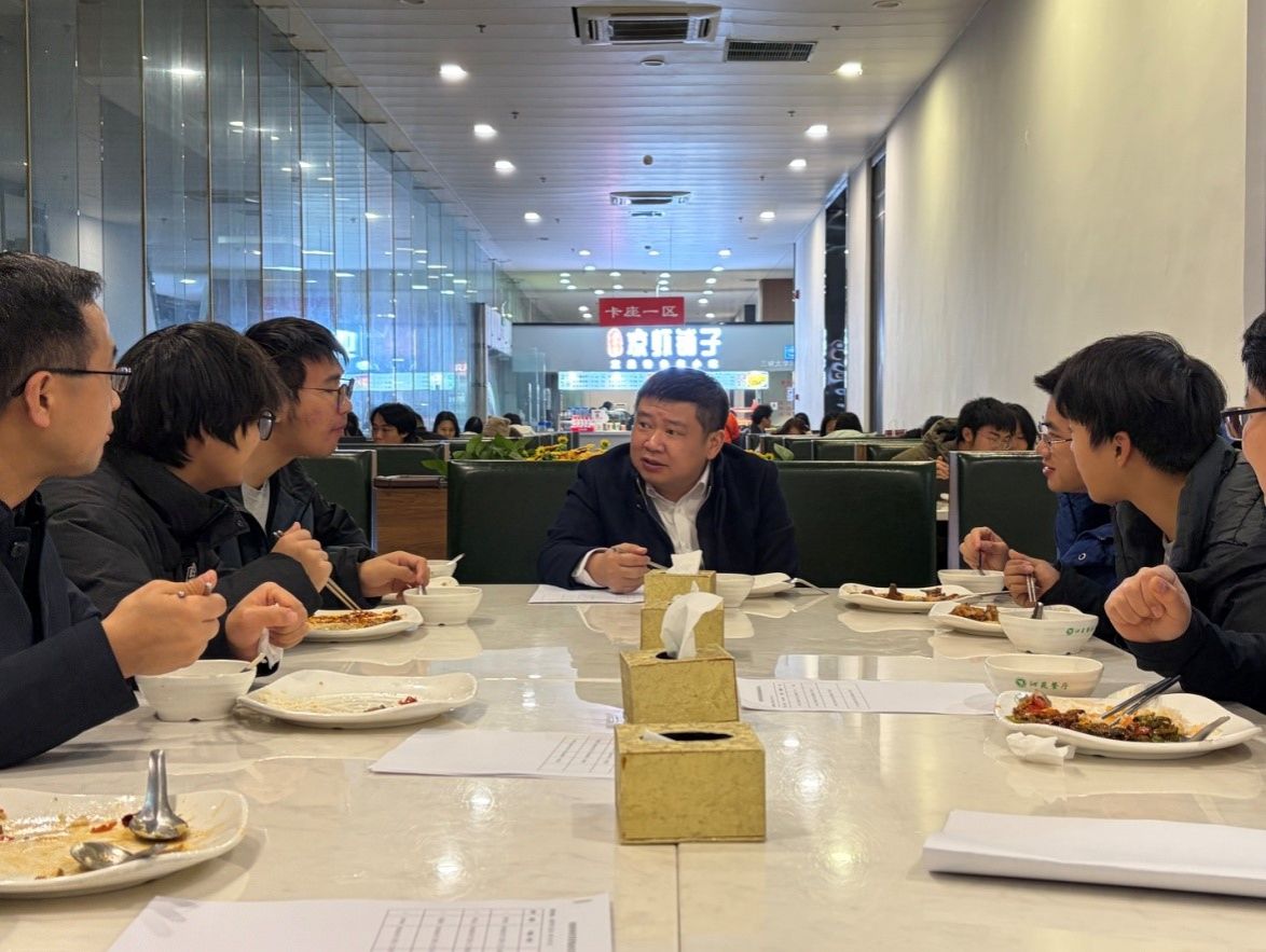 三峡大学领导走访慰问材料与化工学院学生