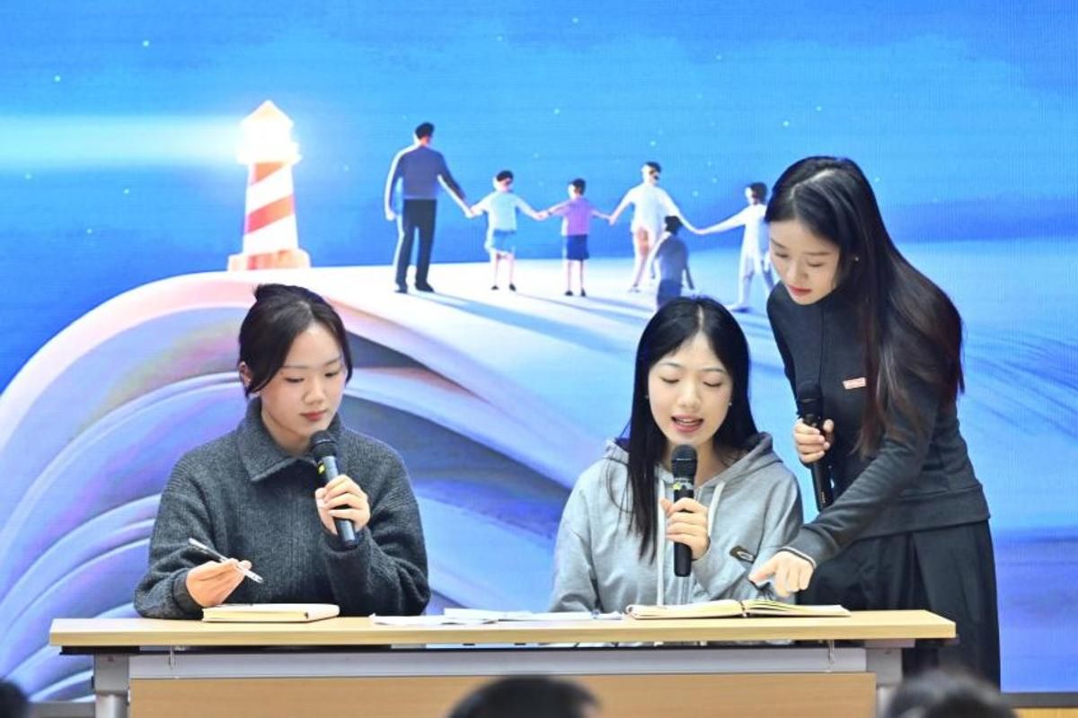 研究生导学故事分享会暨新任研究生导师培训会举行