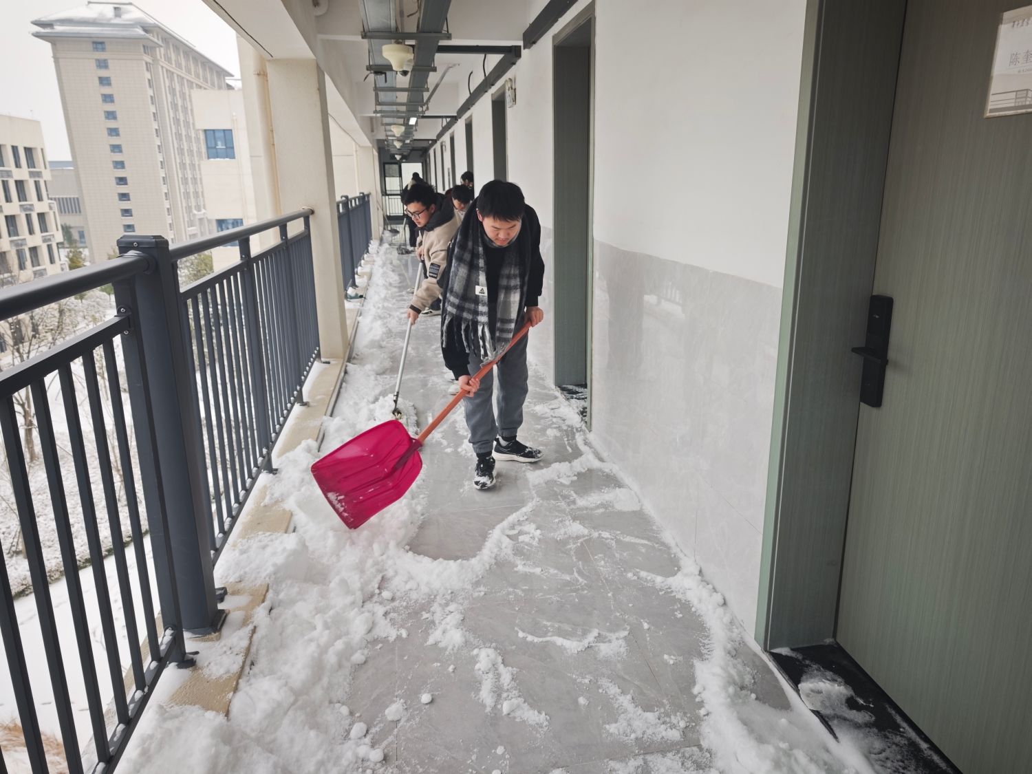 襄阳书院：师生同心打赢积雪“歼灭战”