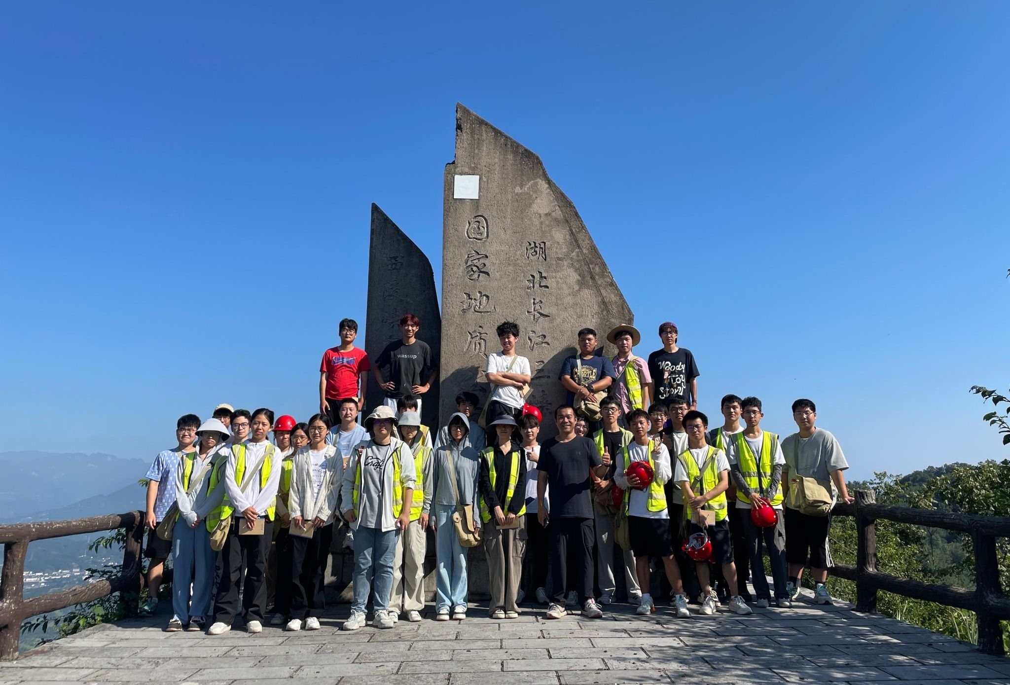 启智润心育英才：2025年度“十佳班主任”揭晓