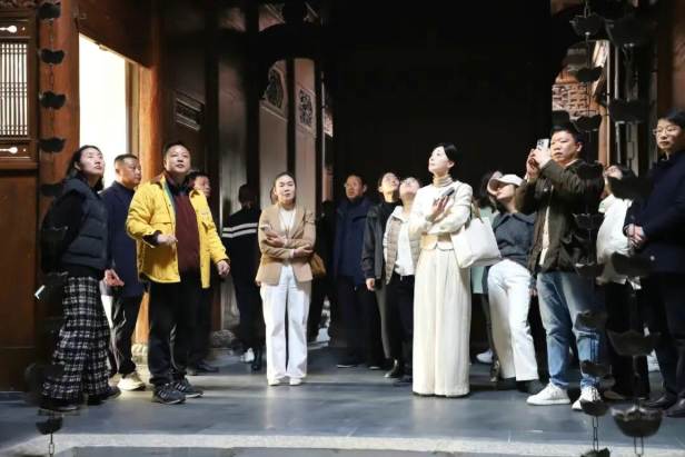 长江新区举办“长江新韵 与企同行”文化企业交流座谈会