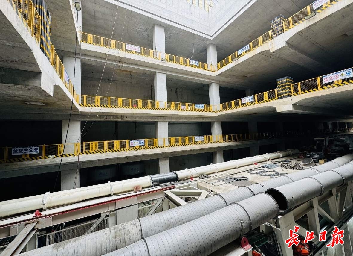 武汉这条地铁开始穿越长江，盾构机“牙齿”镶上了金刚石