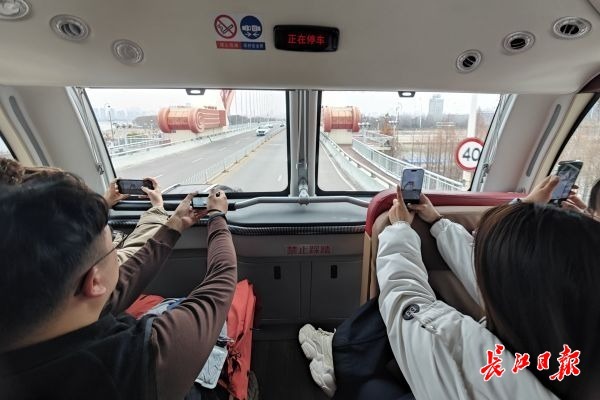 武汉旅游观光巴士受热捧