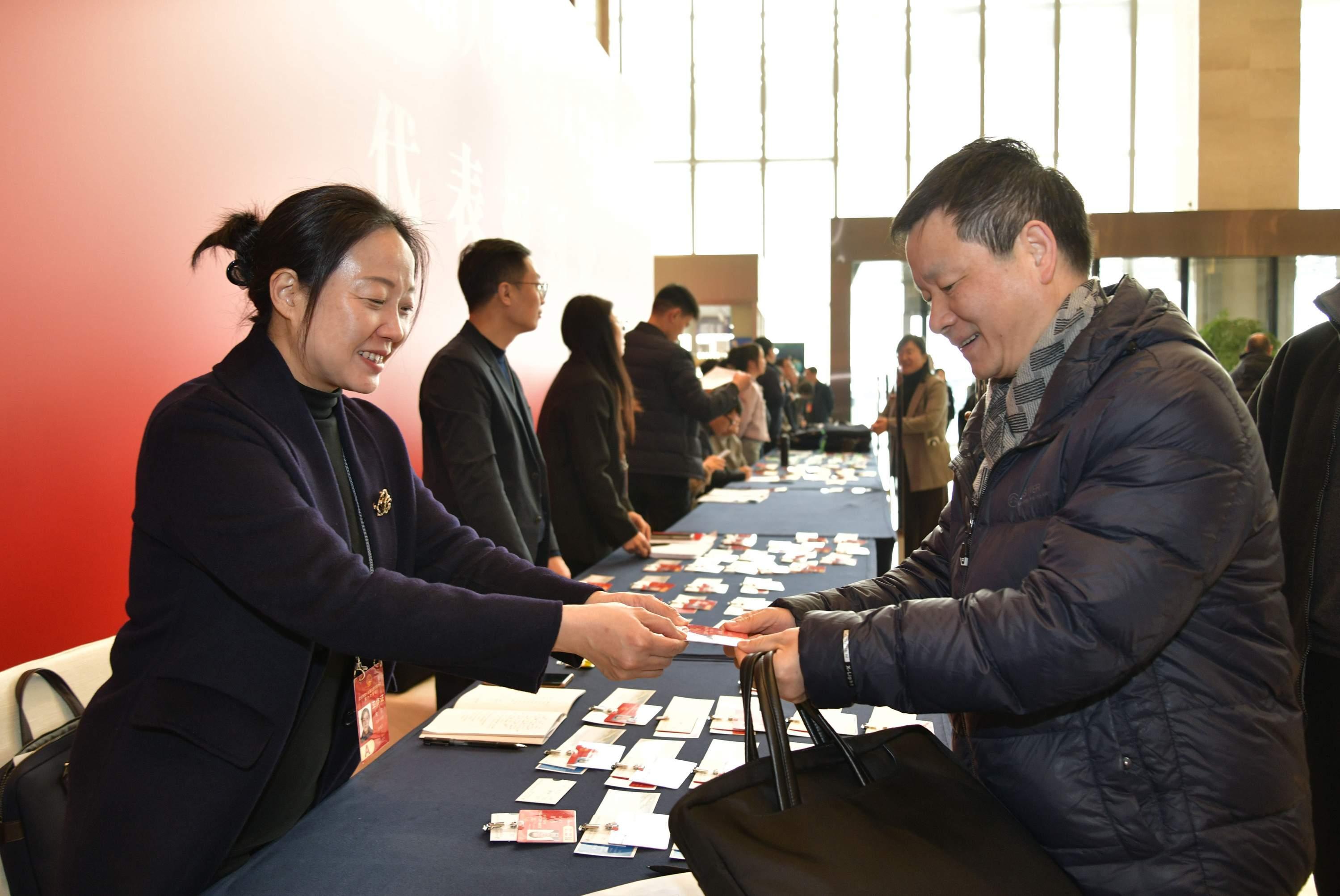 人大代表怀揣履职热忱响应民生期盼，老百姓的事情就是我们关注的事情