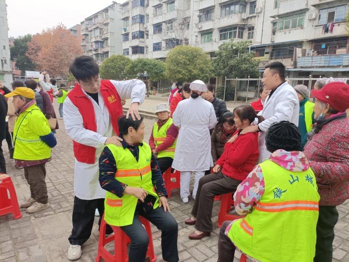 服务不“降温”　凛冬暖意浓 鄂东医养集团为居民送上冬季健康“密码”