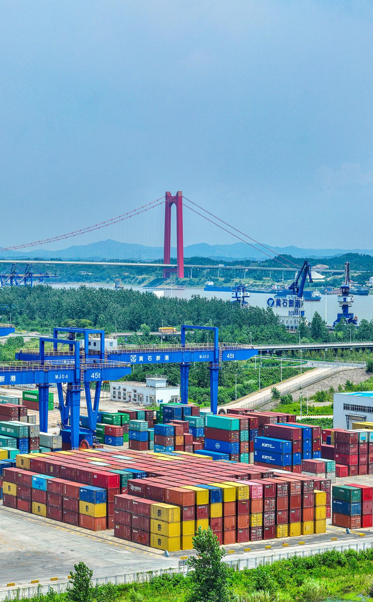 五载铿锵行　迈步向“中心”