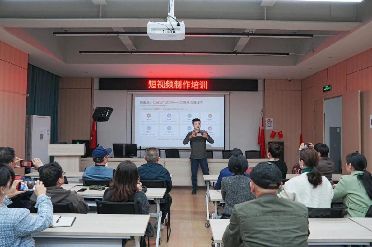 以文艺之光点亮城市之夜 黄石市文艺夜校探索公共文化服务新范式