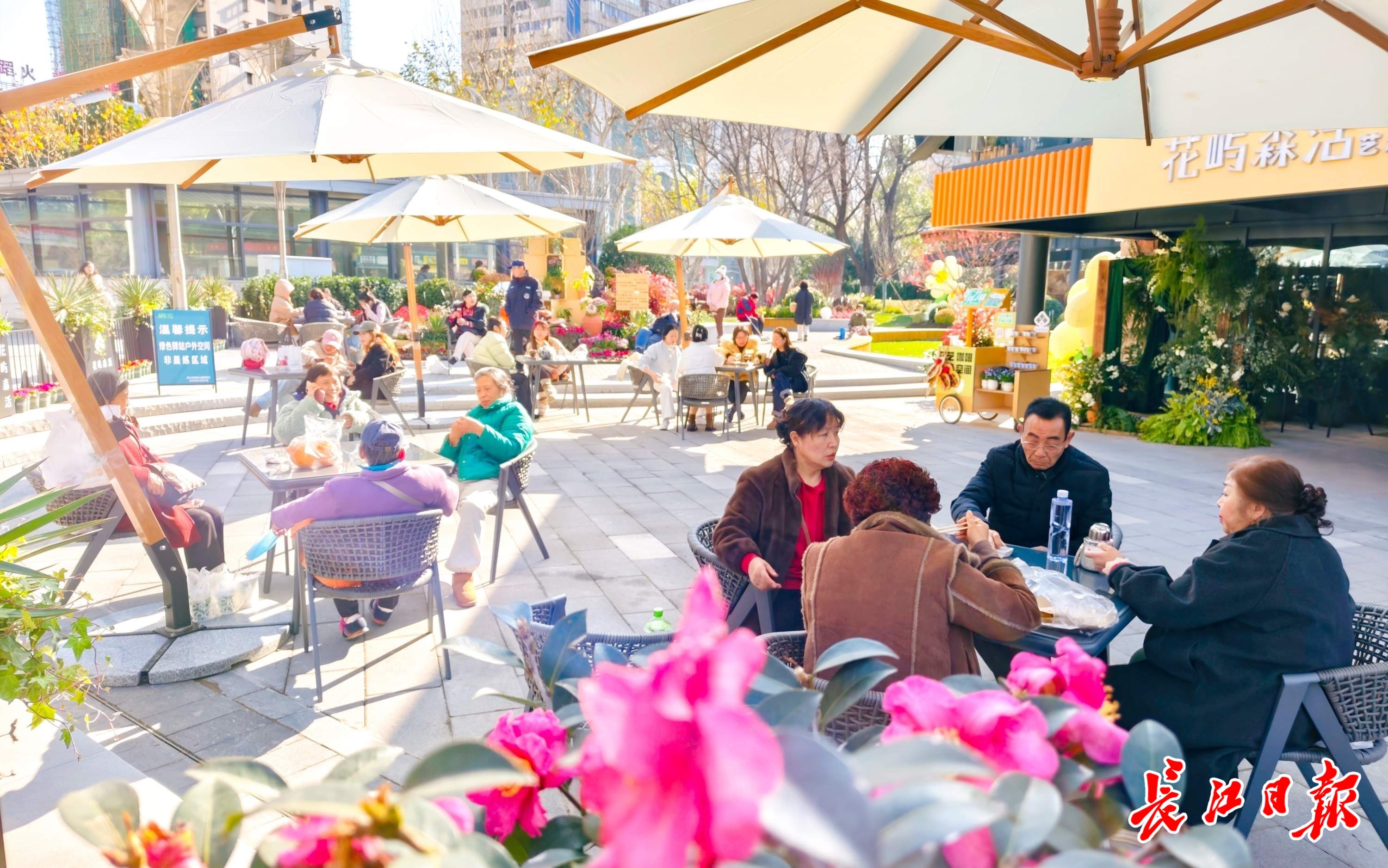 门户添“龙头”，沿线串联特色景观和活力空间，解放公园舞动1.5公里“黄金中轴线”