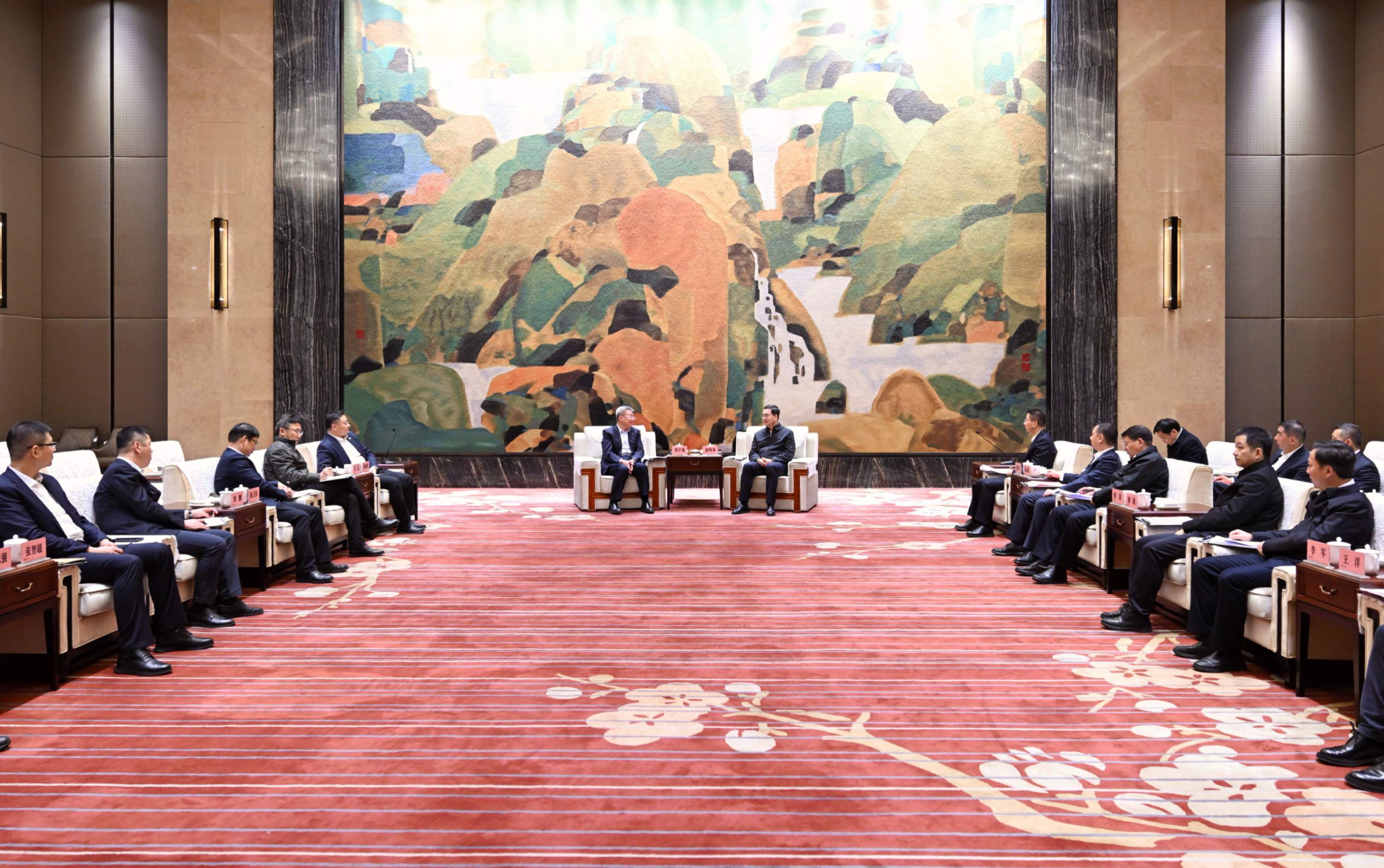 盛阅春熊征宇会见中建集团董事长郑学选