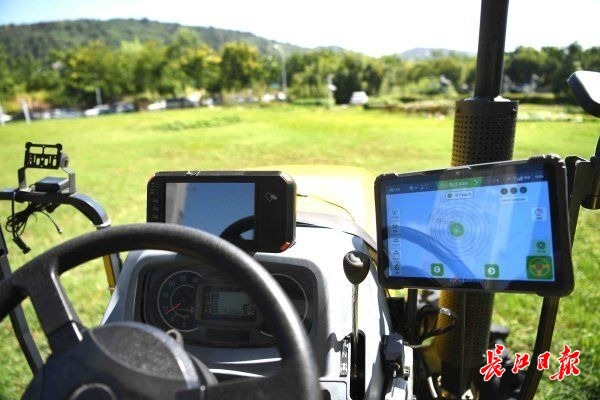 上门预审加速“领证”，“身边北斗”及时“纸变钱”，知识产权快车道护航北斗