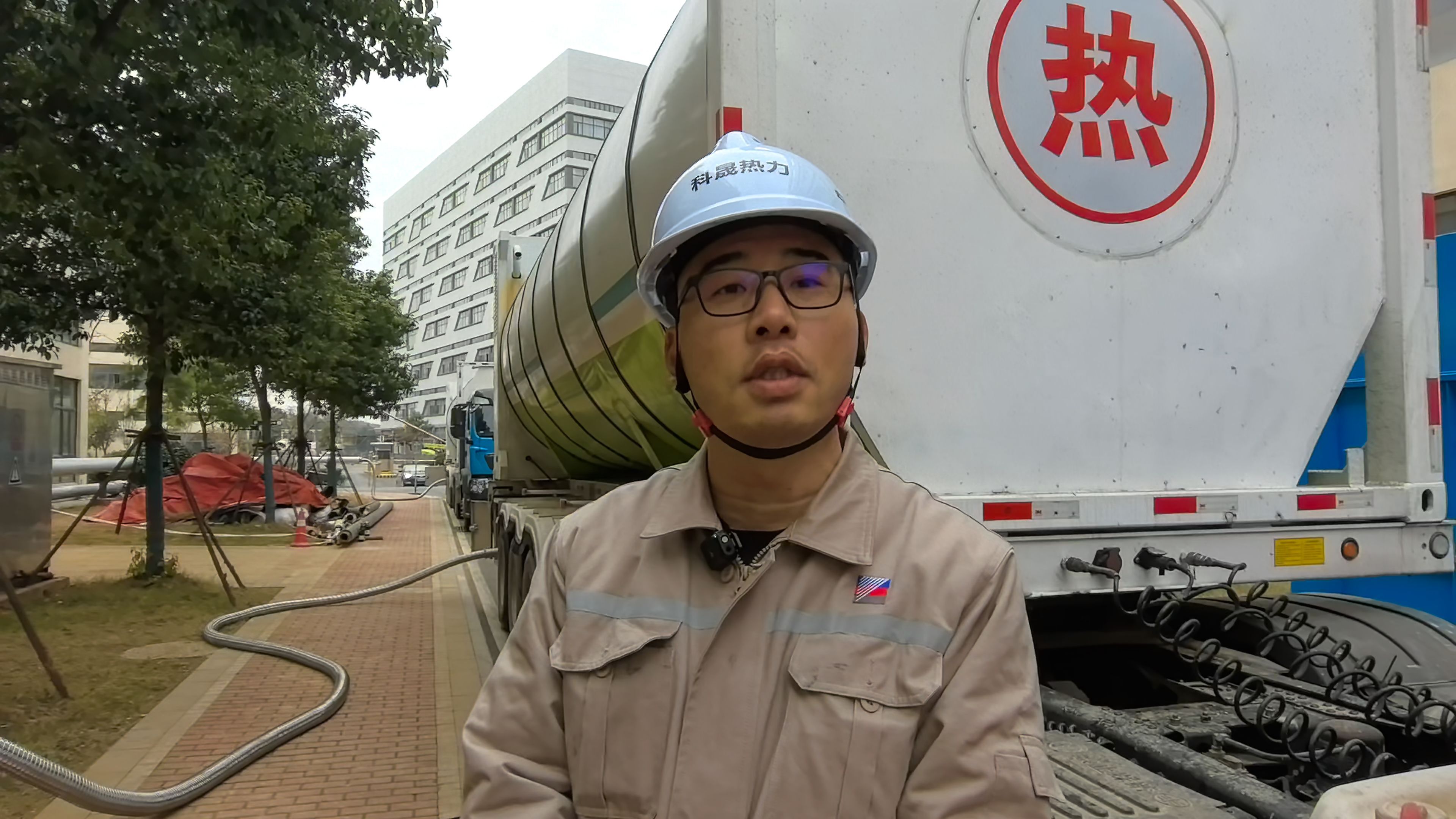 垃圾发电余热存进移动供热车，湖北首个“暖气外卖员”上岗