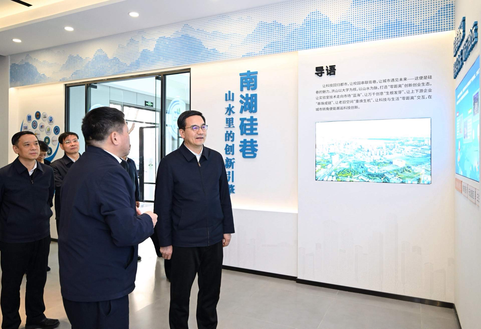 盛阅春调研城市更新和精细化管理：积极改革创新，推广成功经验，以高质量城市更新带动转型发展