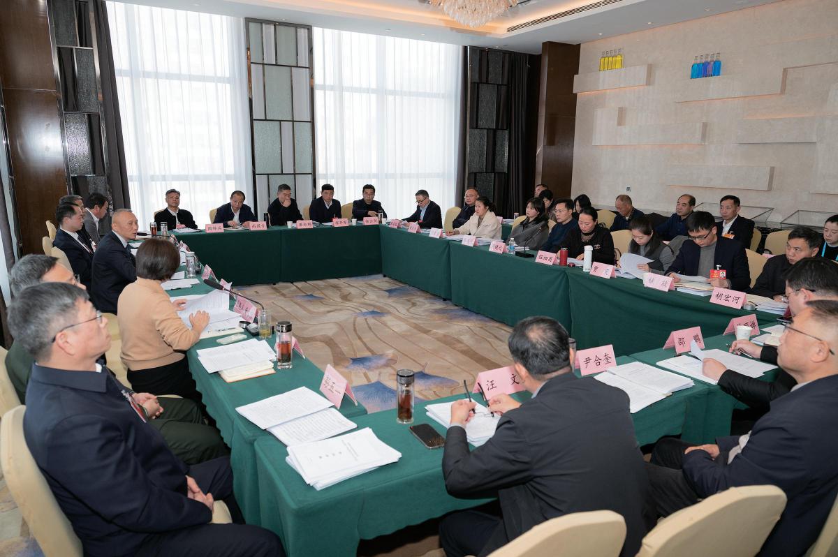 履职担使命　建言促发展 政协委员开展分组学习讨论