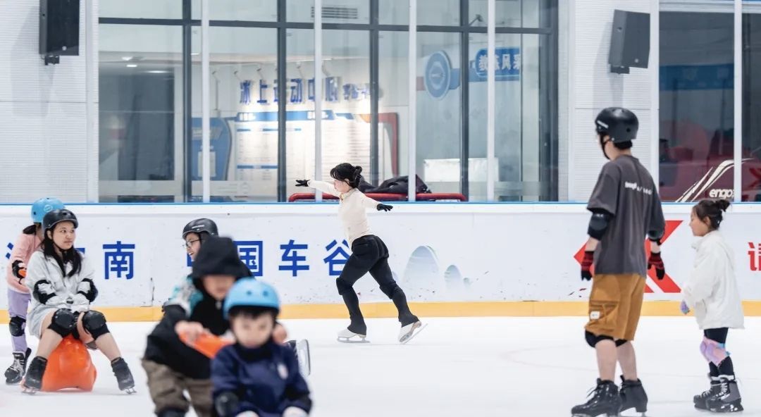 从赛事场馆到“夜间乐园”，武汉体育中心夜经济占比过半