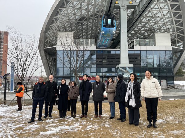 乘空轨瞰光谷，多国代表沉浸式感受武汉科创活力