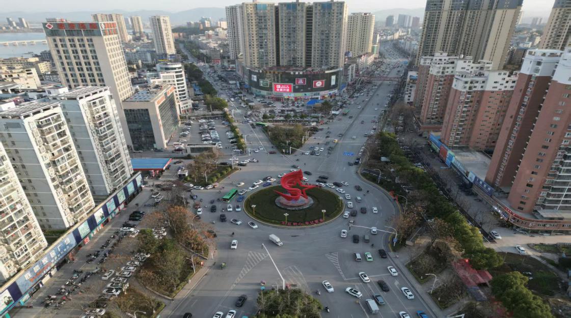 无人机升空，“飞哥”让阳新美出圈