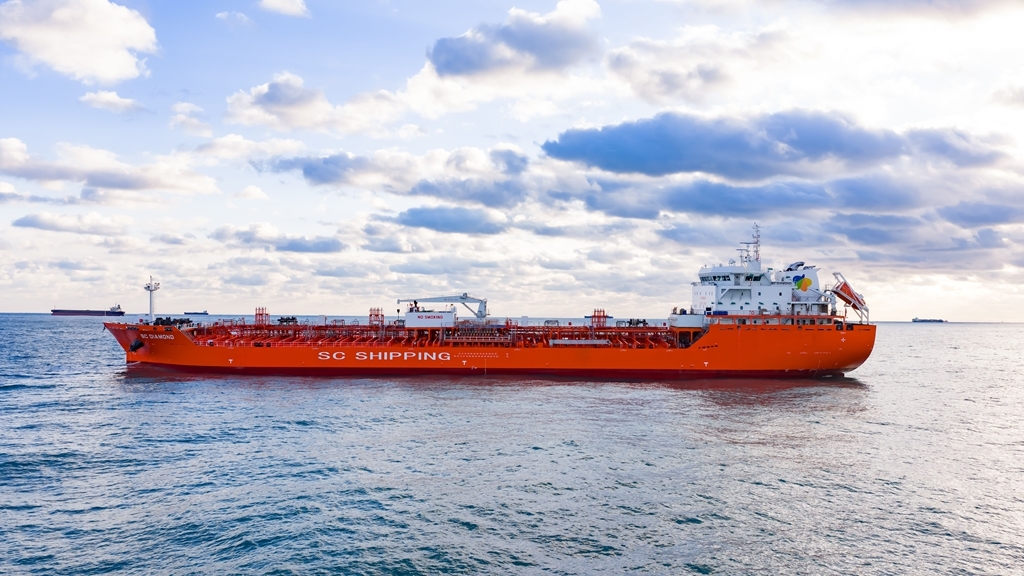 “海上钻石”顺利启航！2万吨绿色巨轮武汉交付