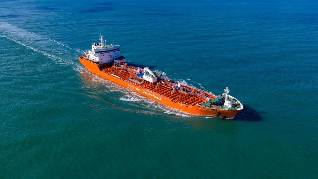 “海上钻石”顺利启航！2万吨绿色巨轮武汉交付