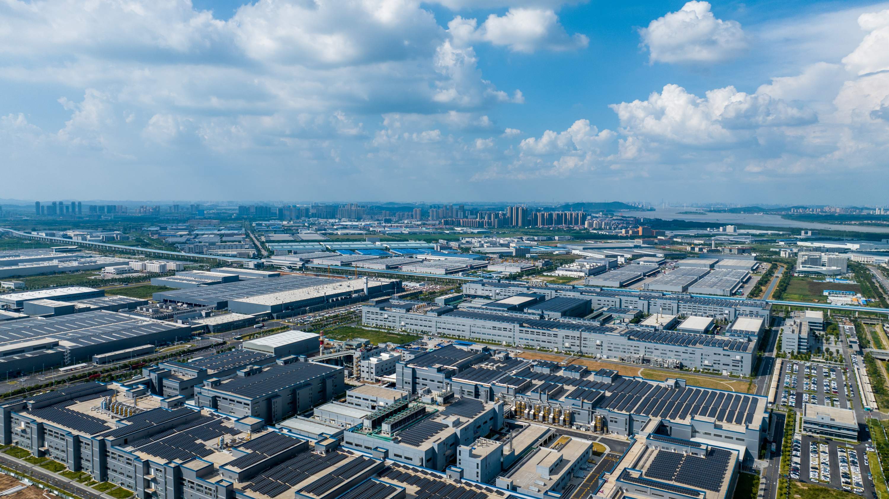 武汉竞逐“智驾第一城”产业高地