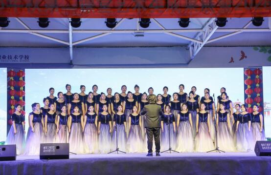 崇阳职校2025年秋第二课堂成果展暨2026年迎新颁奖晚会精彩纷呈