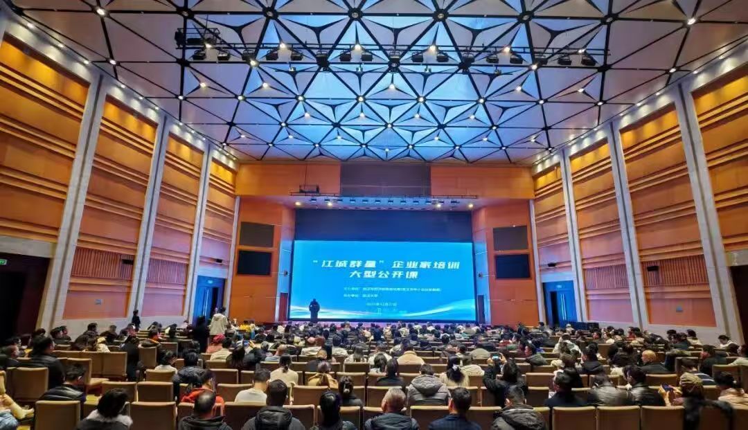 武汉以锻造“根人才”为抓手，培育“根企业”发展“根产业”