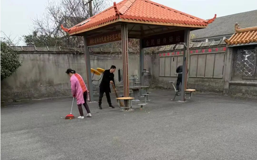 龙湾镇：干群同心齐发力 美丽乡镇共创建