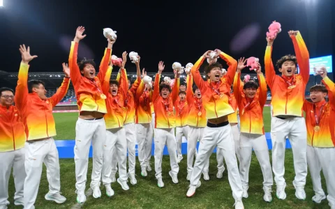 新年献词 | 奔赴新一程壮阔山河