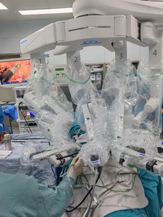 潜江市中心医院机器人辅助肾部分切除术造福患者