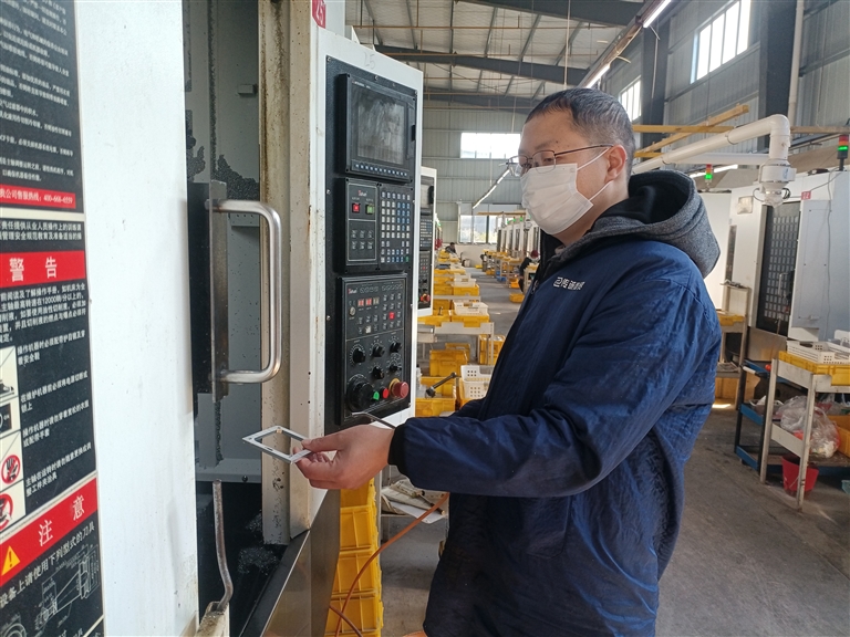 总口管理区敢为机械产销两旺