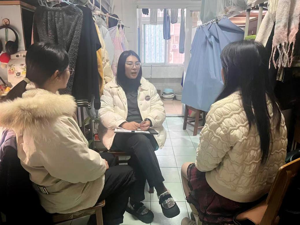 信息工程学院开展期末进宿舍检查与教育工作