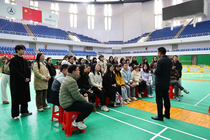 纪念长征胜利90周年 中南财经政法大学举办《跟着走·长征》VR沉浸式“大思政课”体验展