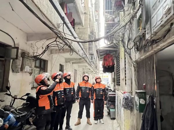 【走进沿河社区】从歇脚到共治，骑手竟成 “社区红人”！