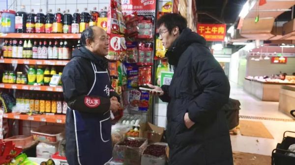 8 元管饱！荆门这对夫妻的“工地饭摊”太暖心