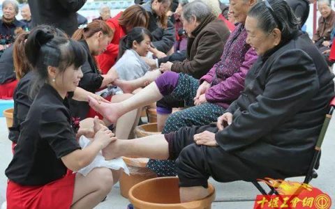 车城暖心事 | 热心理发师杨小松：“理发免费，您好好养身体”