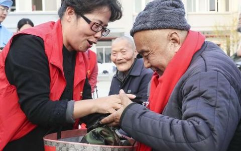 十二载爱心不间断 钱炉建材为田镇两村547位老人送新春暖意