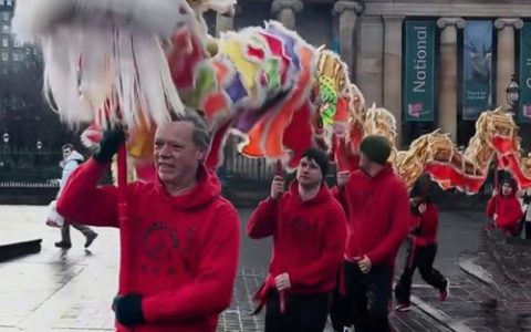 新春走基层丨外国人的欢乐“宜漂”年