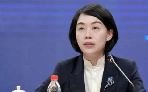 省领导侯淅珉陈平参加鄂州代表团审议